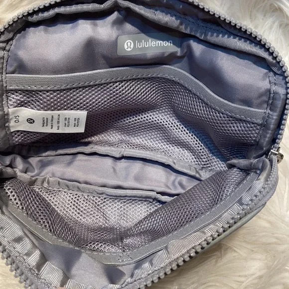 Lululemon Everywhere Belt Bag - Picture 8 of 12